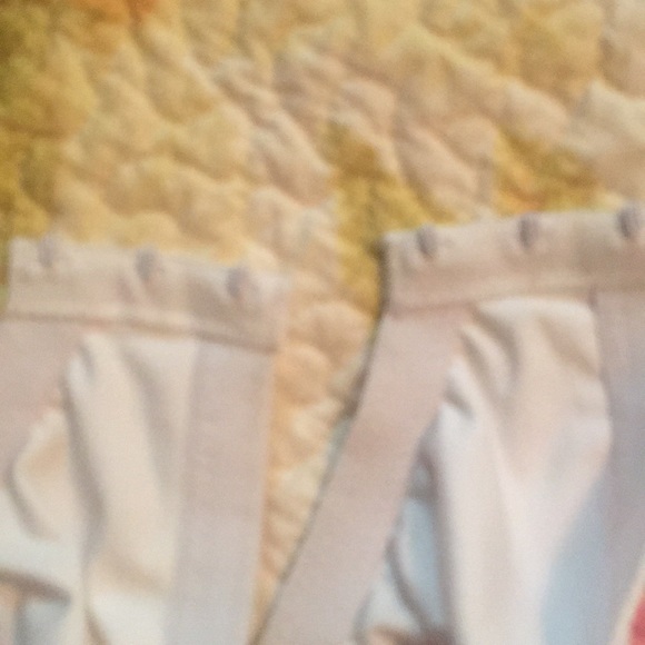 2 Gently worn bras - Picture 8 of 9